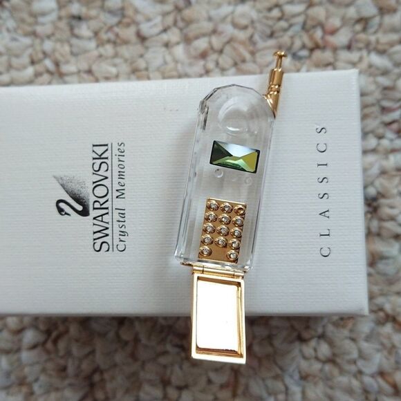 Swarovski Crystal collectors item - Miniature Figurine of a Flip cell phone - Picture 1 of 6